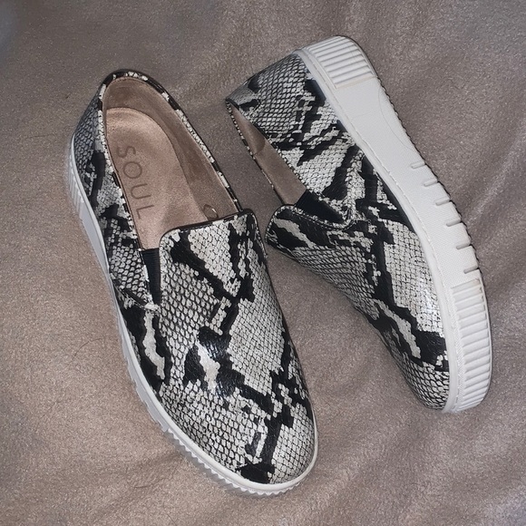 SOUL Naturalizer Trisha Python Print Loafers — 8 — Like New! - Picture 2 of 9